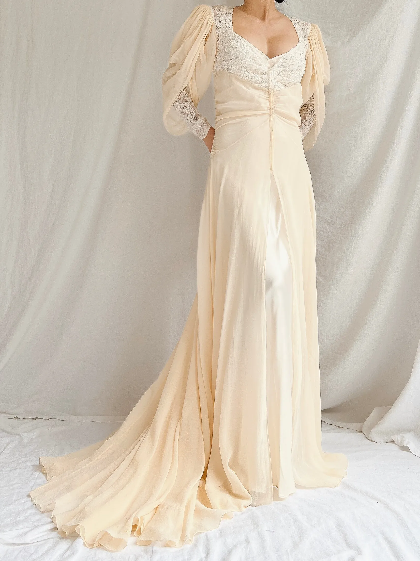 1930s Silk Chiffon Puff Sleeve Dressing Gown - S