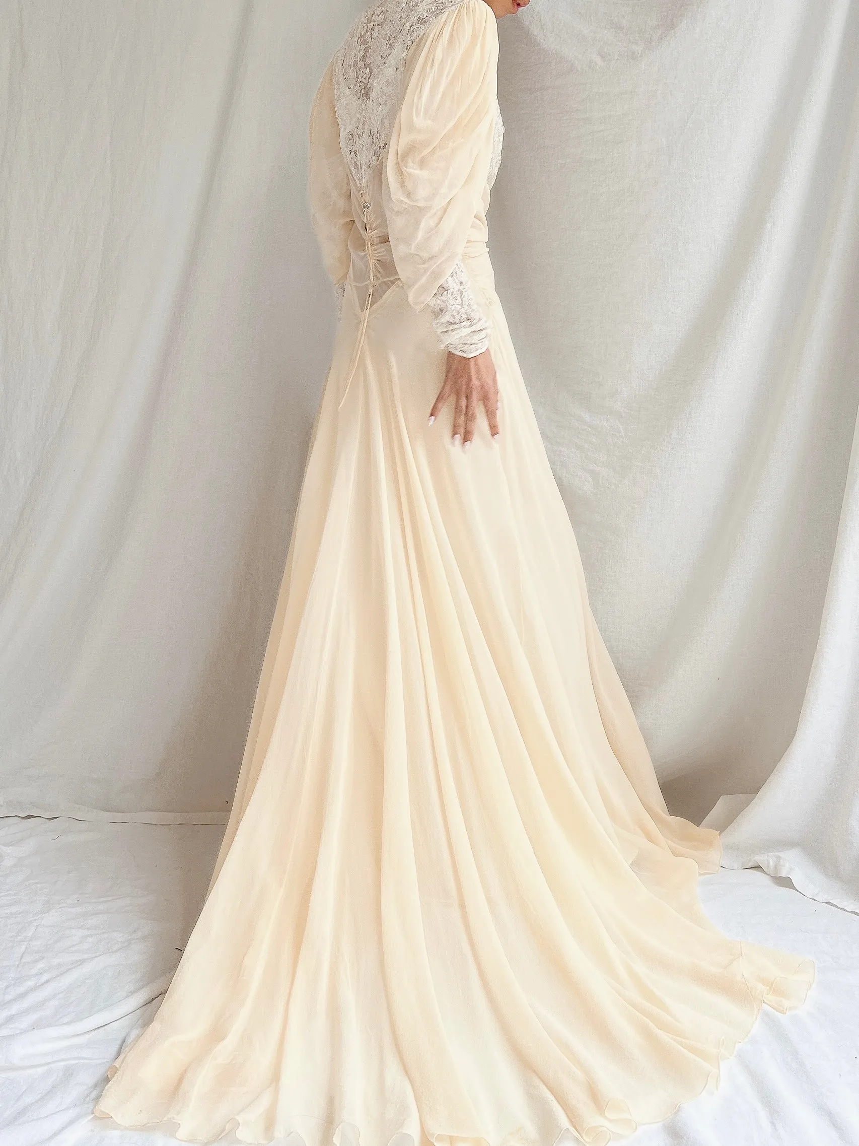1930s Silk Chiffon Puff Sleeve Dressing Gown - S