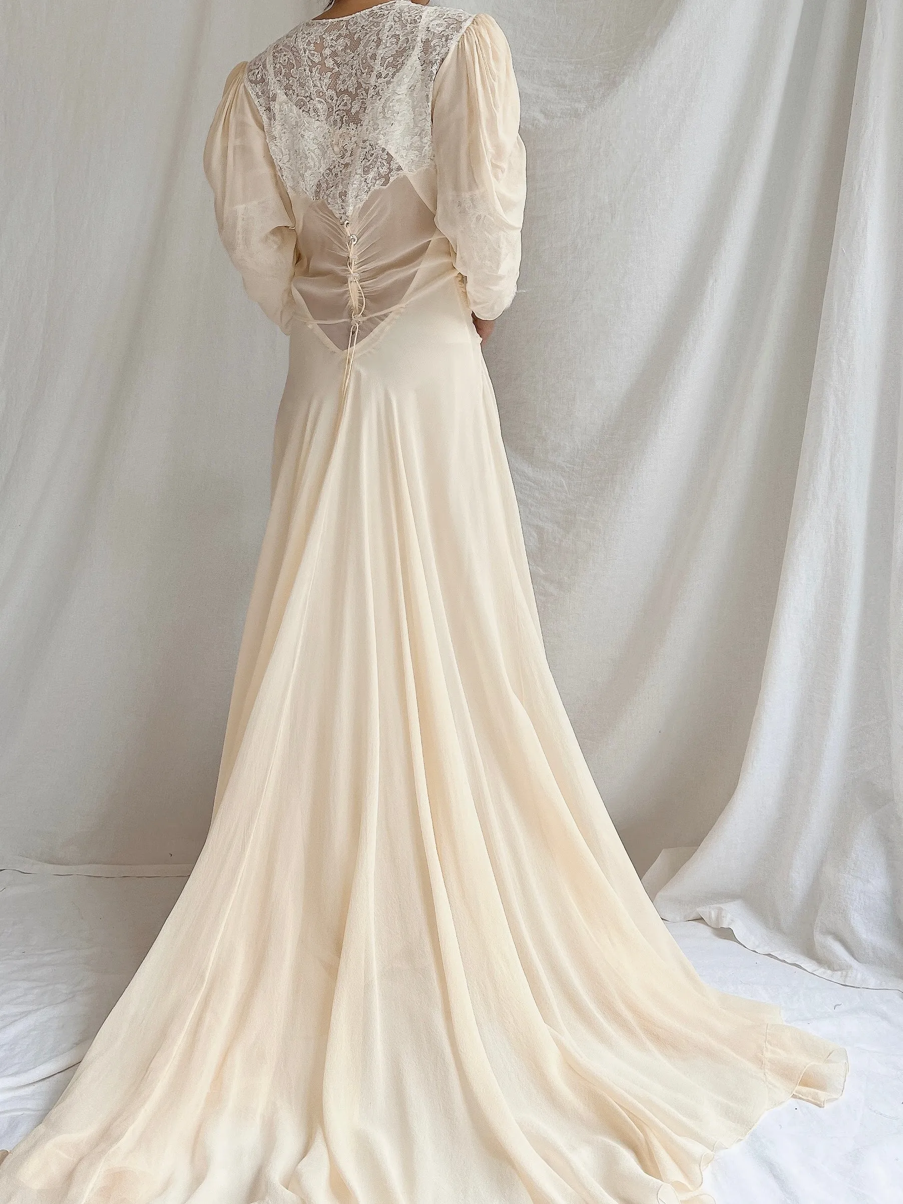 1930s Silk Chiffon Puff Sleeve Dressing Gown - S
