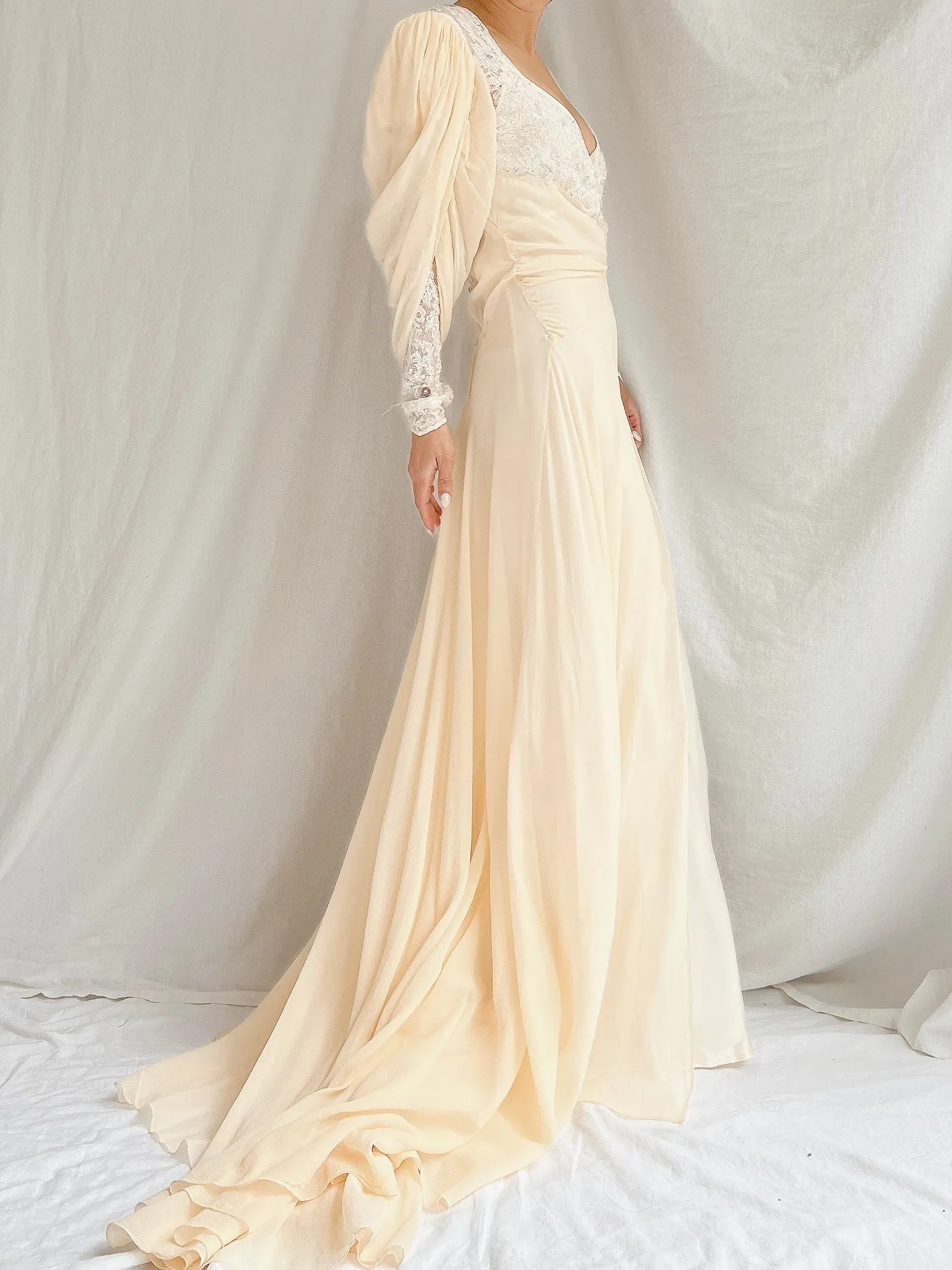 1930s Silk Chiffon Puff Sleeve Dressing Gown - S