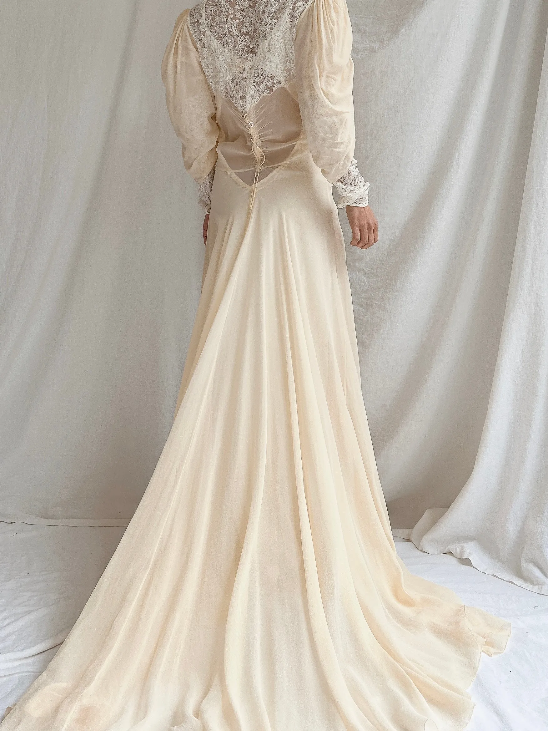 1930s Silk Chiffon Puff Sleeve Dressing Gown - S