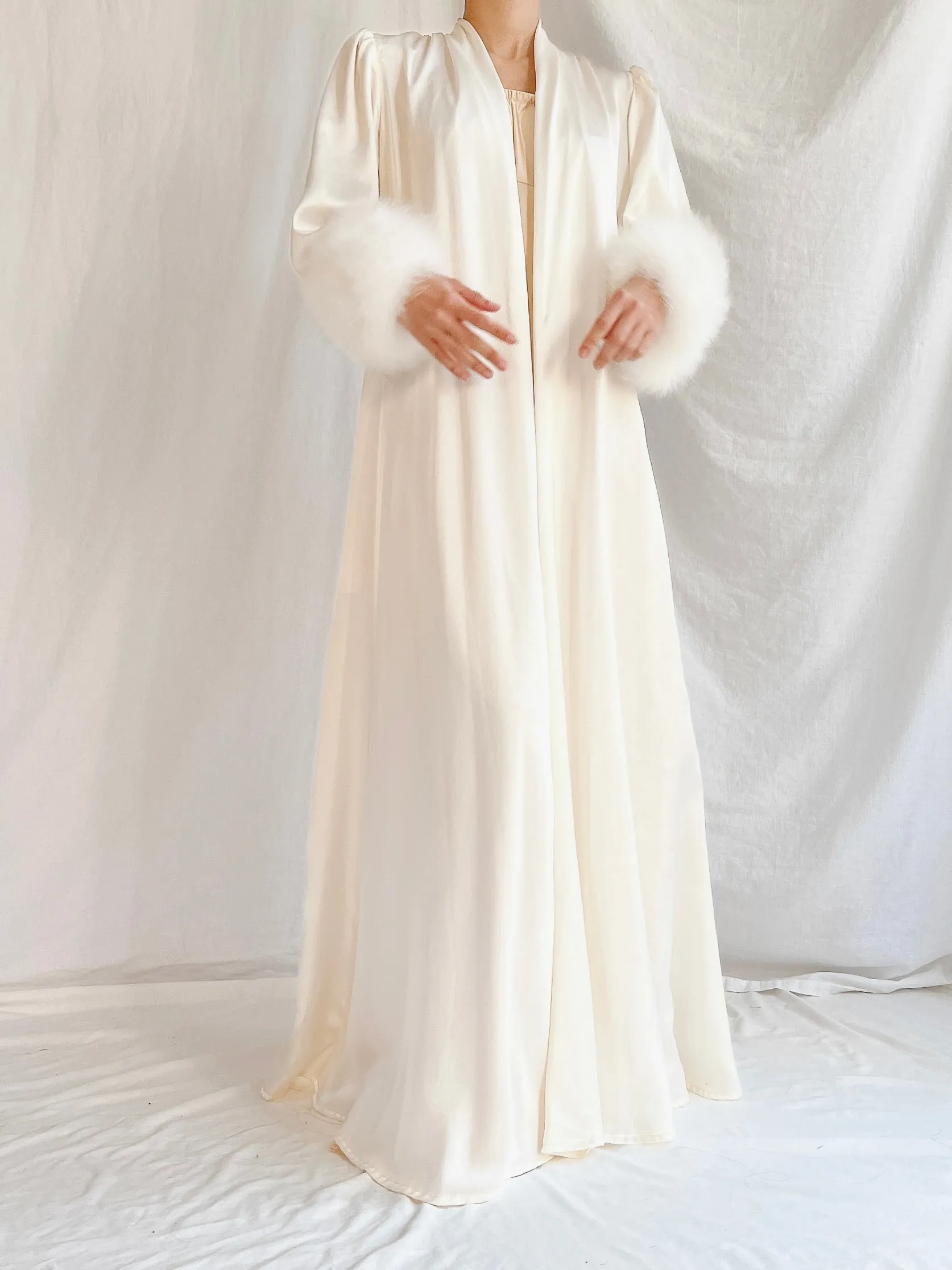 1960s Lucie Ann Satin Marabou Duster - S-M