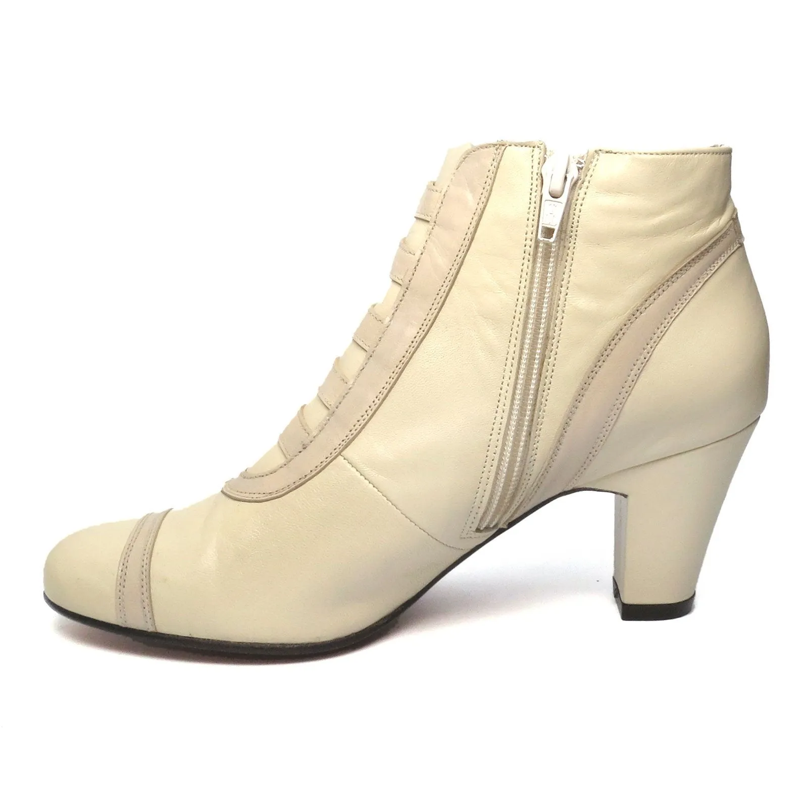 Cassie Boot