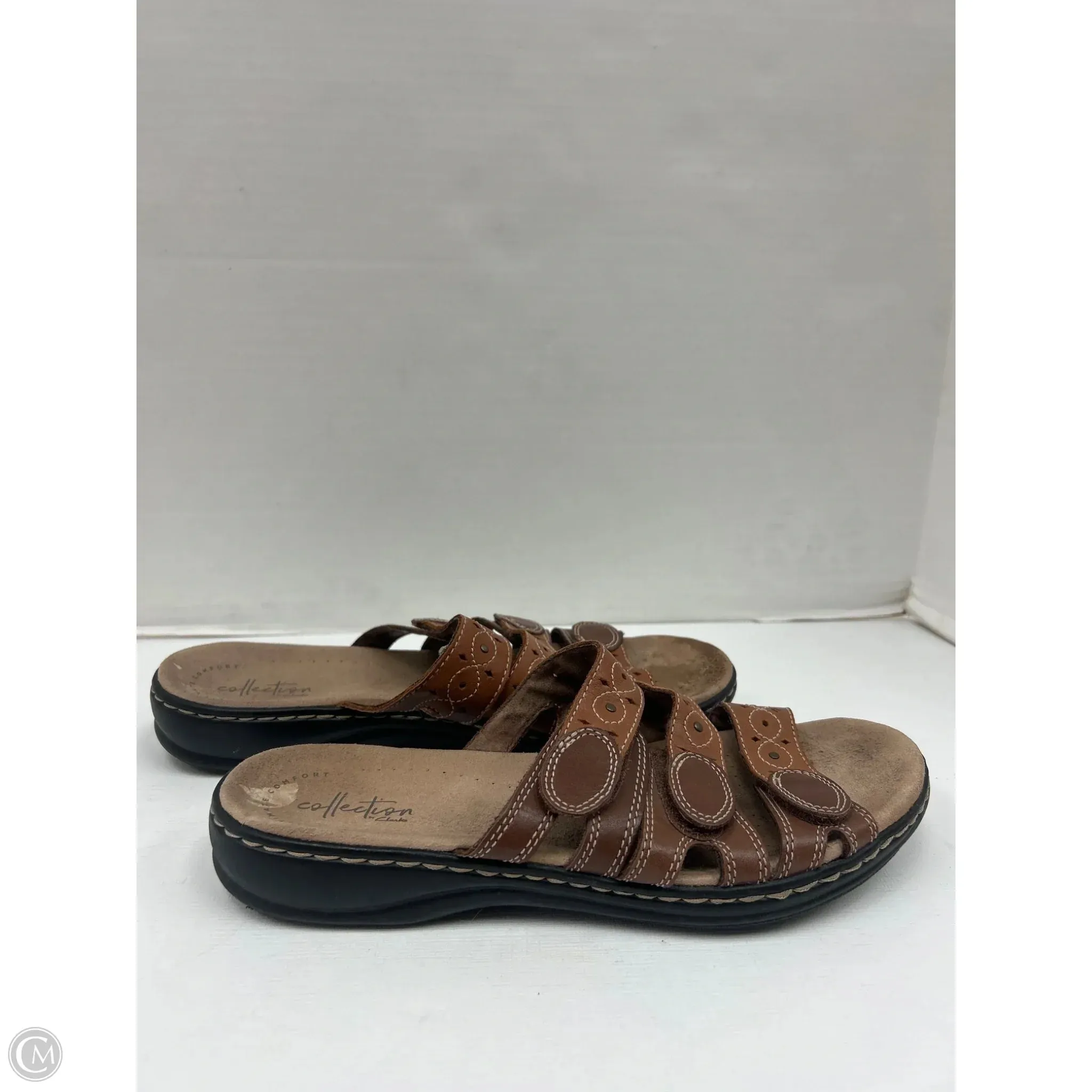 Sandals Flats By Clarks In Brown, Size: 9.5